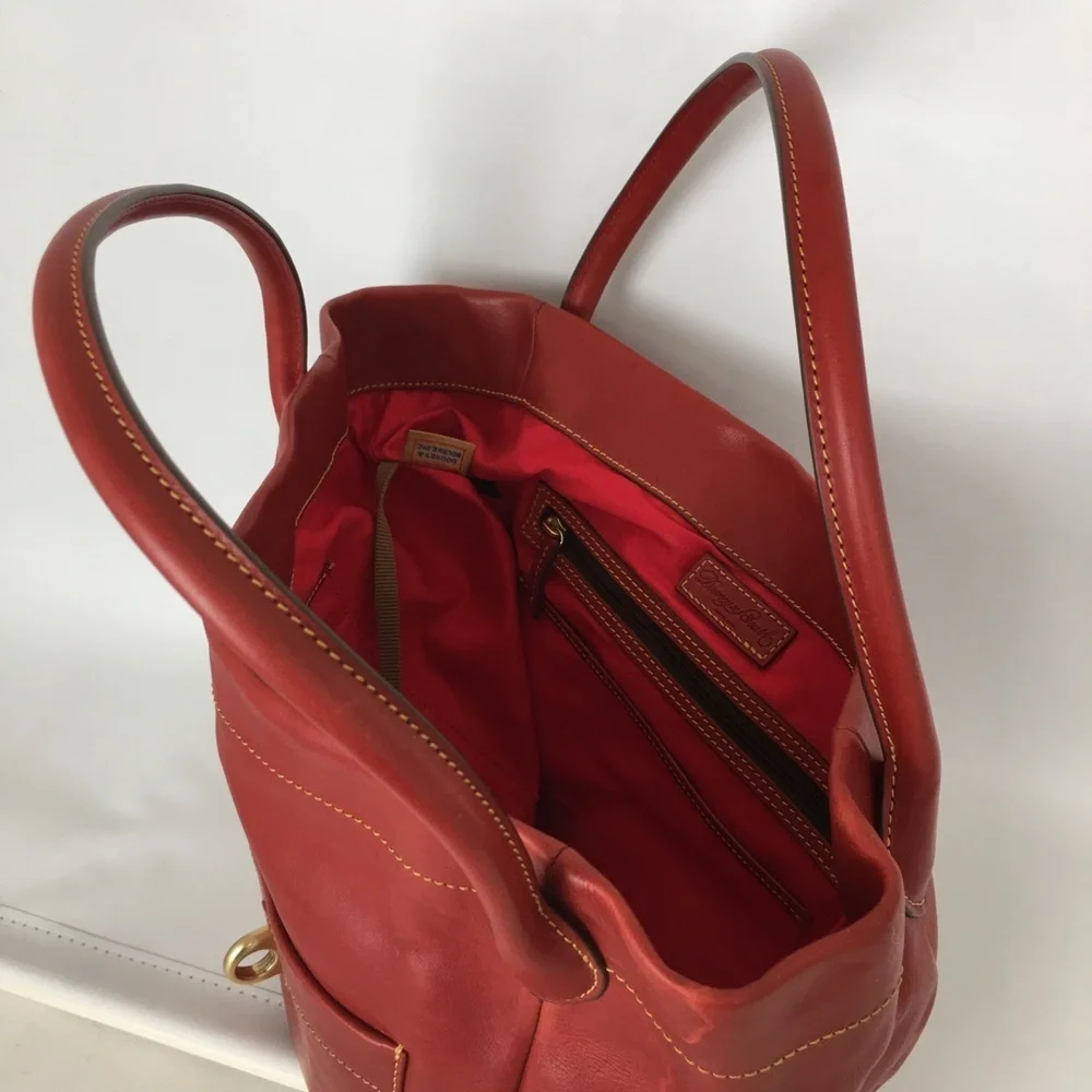 100% Auth Dooney & Bourke Tote Bag Red Leather Locket Clasp
